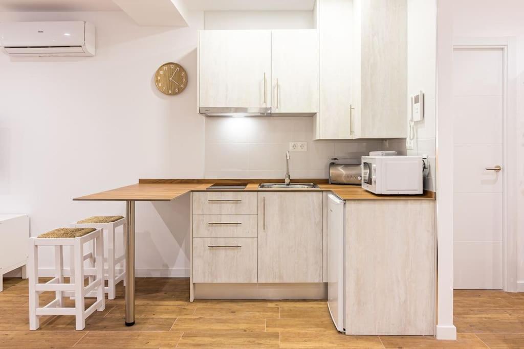 Malagueta Apartments マラガ エクステリア 写真
