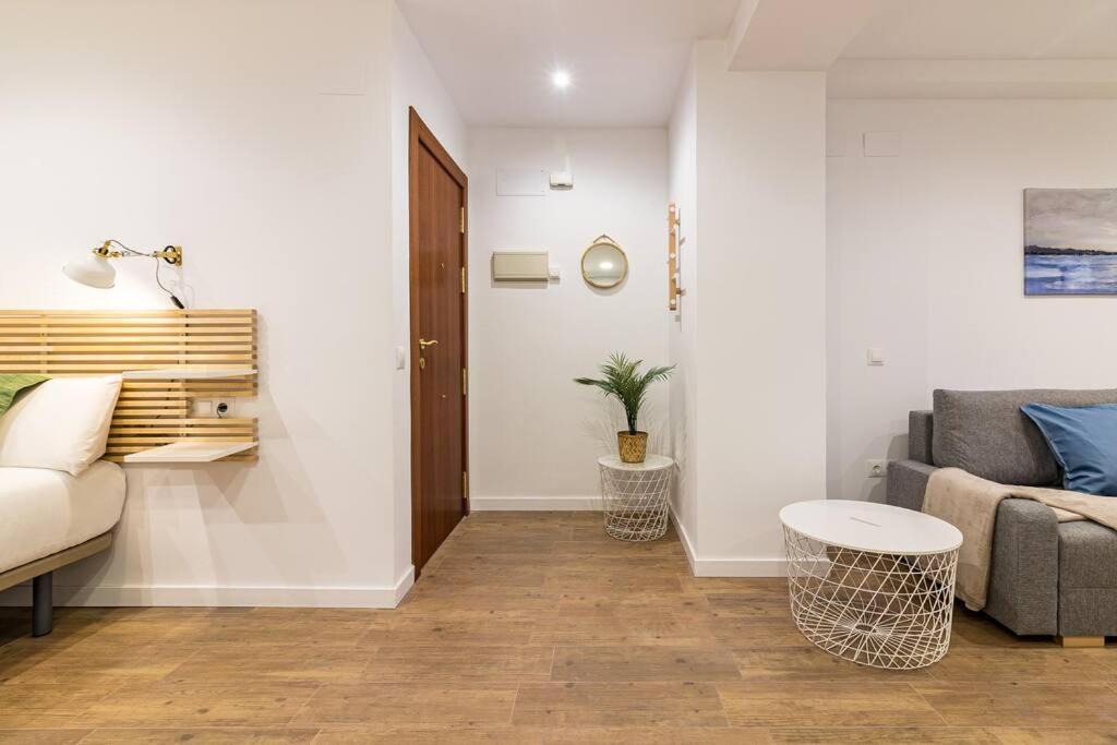 Malagueta Apartments マラガ エクステリア 写真